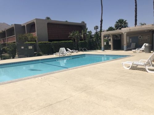 2252 Indian Canyon Dr, Palm Springs, CA 92262-3065