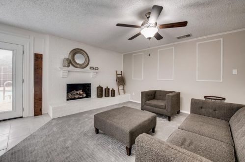 4044 Windy Crst Cir, Carrollton TX 75007 exterior