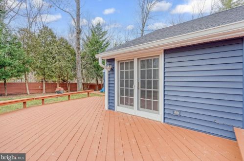 9919 Coffer Woods Rd, Springfield VA  22015-2903 exterior