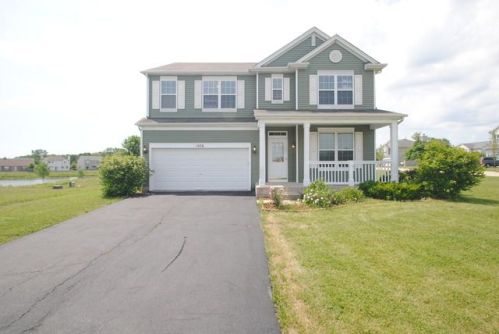 1076 Holly Dr, Antioch, IL 60002-6440