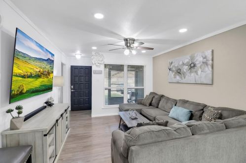 408 Highland Park Dr, Irving TX  75061-6742 exterior