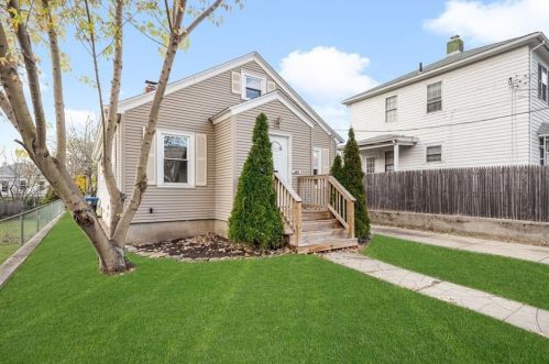 284 Nelson St, Providence, RI 02908-2126