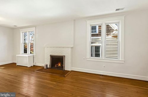 215 Manor Cir, Silver Spring MD  20912-4555 exterior