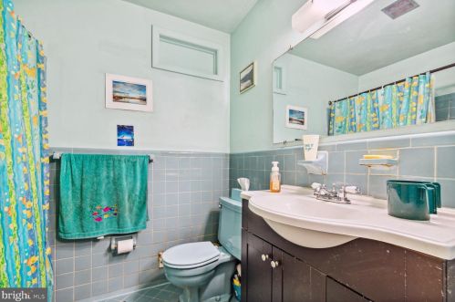 10905 Oakwood St, Silver Spring MD 20901-1238 exterior