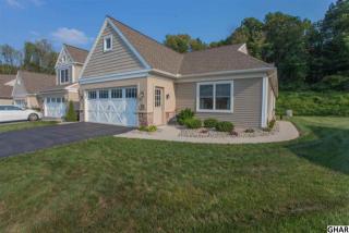 1052 Villa Dr, Lebanon PA  17042-9255 exterior