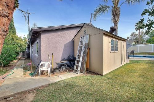 2742 Gleason Ct, Riverside CA  92506-4325 exterior