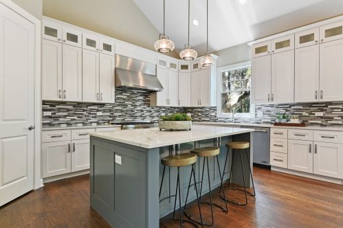 336 Hazelwood Dr, Naperville, IL 60540-7305