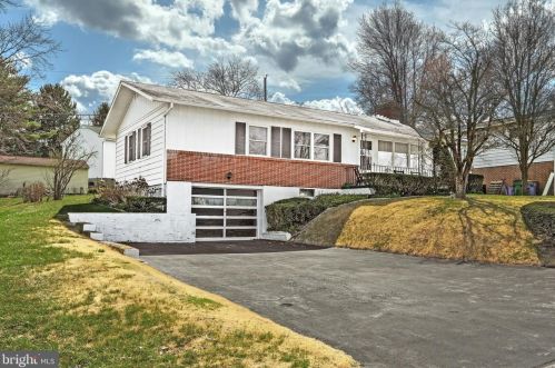 3029 Dundee Rd, York, PA 17406-3016