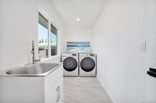 669 22nd Ave, Honolulu HI  96816-7012 exterior