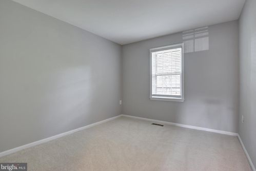 5601 Castlebury Ct, Springfield VA  22015-1883 exterior