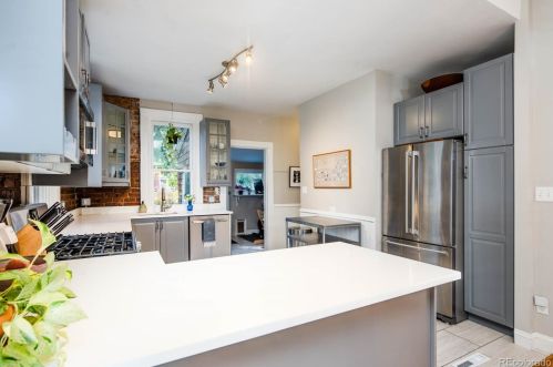 865 Logan St, Denver CO 80203-1290 exterior