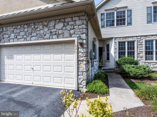 1049 Hammon Ave, Ephrata, PA 17522-2922