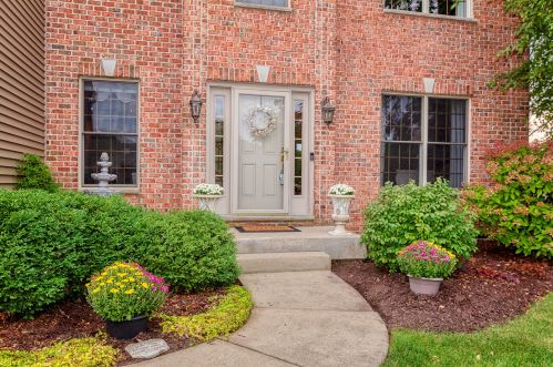 1300 Sandhill Ct, Antioch, IL 60002-2847