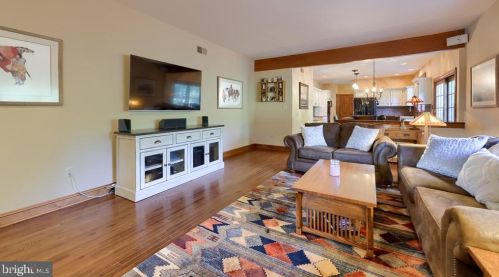 1991 Pickering Trl, Lancaster PA 17601-4972 exterior