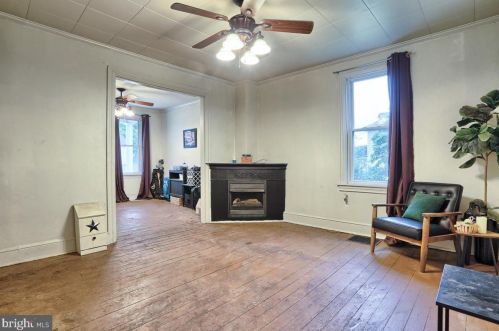 130 B St, Carlisle PA 17013-1907 exterior