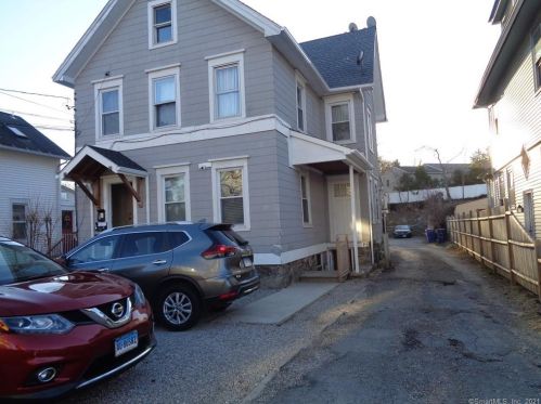 21 Lowe St, Norwalk, CT 06854-3511
