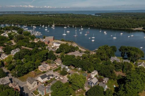 22 Lincoln St, Warwick RI  02818-3604 exterior