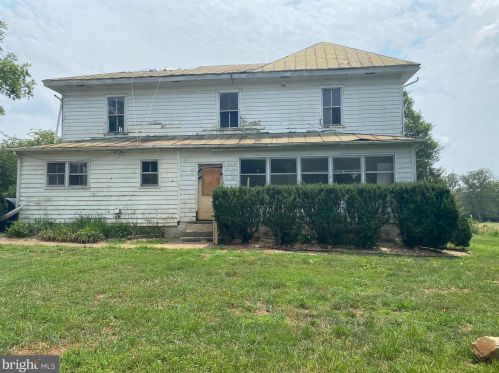 19357 York Rd, Stevensburg, VA 22741-1753