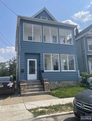 50 Grand St, Outwater, NJ 07026-3304