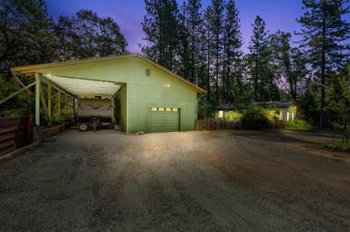 14319 Rattlesnake Rd, Grass Valley, CA 95945-8812