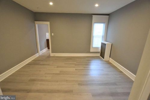 5343 15th St, Philadelphia, PA 19141-1603