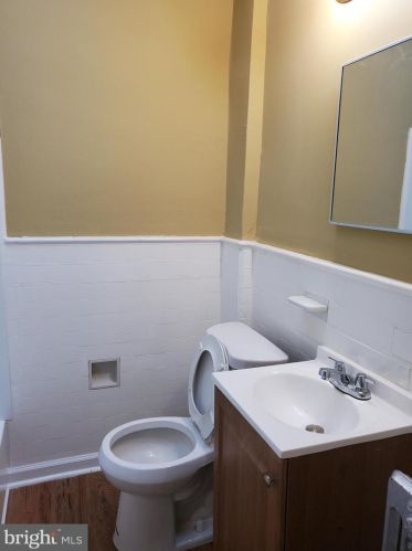 5341 Lindbergh Blvd, Philadelphia PA  19143-5829 exterior