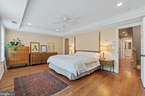 8916 Ct Way, Silver Spring MD 20910-2276 exterior