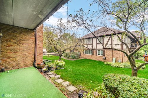6147 Willowhill Rd, Willowbrook, IL 60527-2924