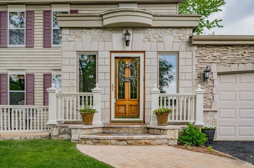 2373 Bennington Ct, Naperville, IL 60565-3122