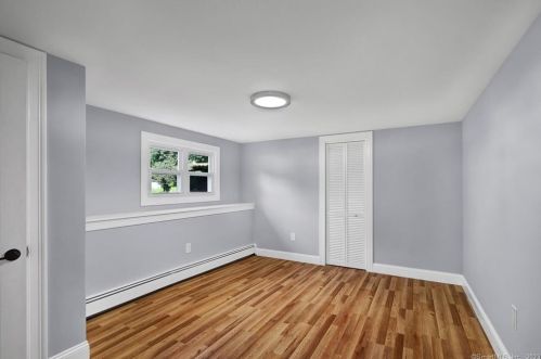19 Mohawk Cir, Windsor CT  06095-2656 exterior