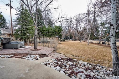 5564 Mansfield Ave, Denver CO  80237-1064 exterior
