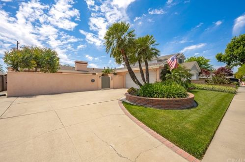 2722 Engel Dr, Los Alamitos, CA 90720-4715