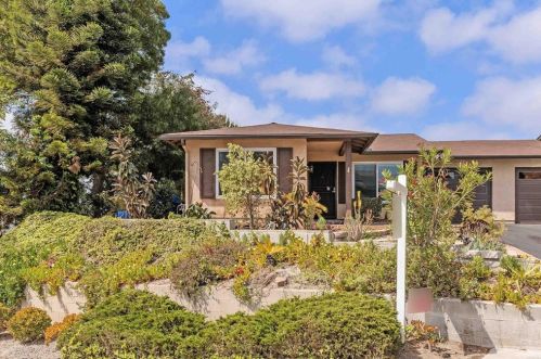 1437 Temple Heights Dr, Oceanside, CA 92056-3006