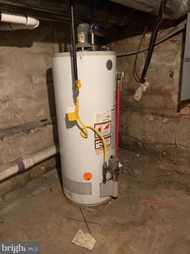 1061 Langham Ave, Camden NJ 08103-2817 exterior