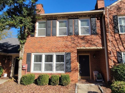 876 Lenox Oaks Cir, Atlanta GA  30324-2839 exterior