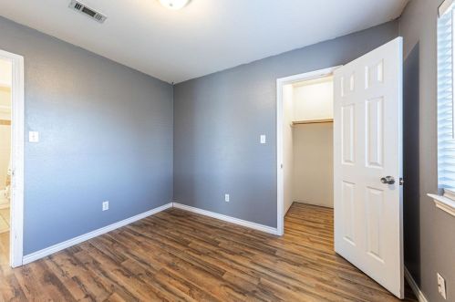4719 Castleman Dr, Austin TX  78725-1720 exterior