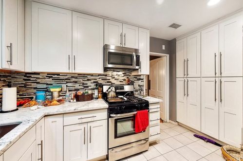 530 West St, Anaheim CA  92801-4707 exterior