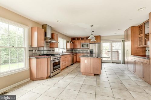 20 Harriet Dr, Princeton NJ  08540-3935 exterior