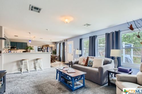 1329 Amberwood Loop, Uhland TX 78640-5515 exterior