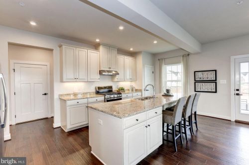 31 Winifred Dr, Hanover PA 17331-9714 exterior