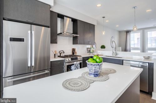 630 5th St, Philadelphia PA  19147-2216 exterior