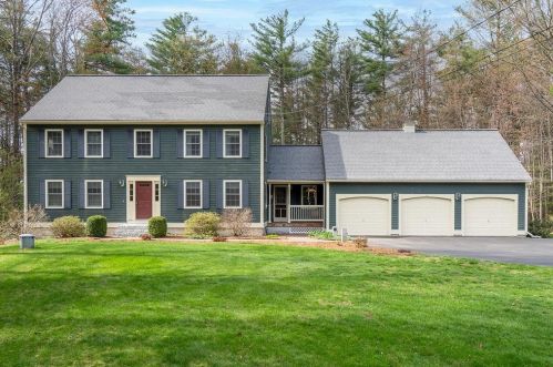 4 Norway Dr, Brookline, NH 03033-4404