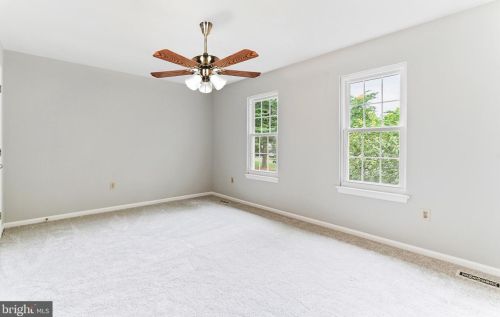 10014 Downeys Wood Ct, Springfield VA  22015-2730 exterior