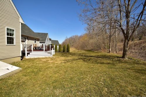 37 Steeple View Dr, Ellington CT  06029-3446 exterior