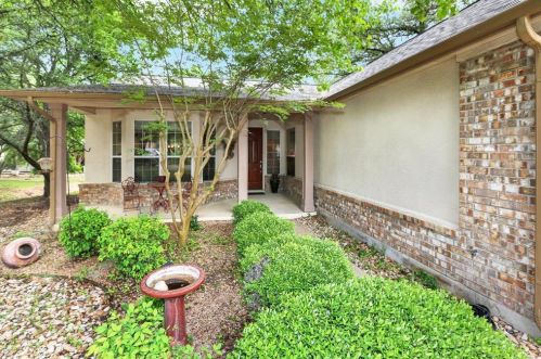 279 Whispering Wind Dr, Georgetown TX  78633-4703 exterior