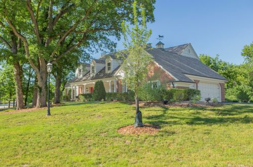 8857 Johnston Rd, Willowbrook IL  60527 exterior