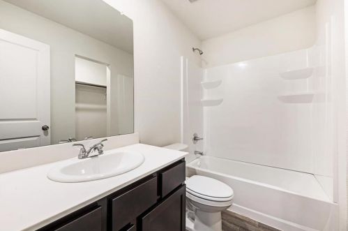 2915 Bourland St, Greenville, TX 75401-3218