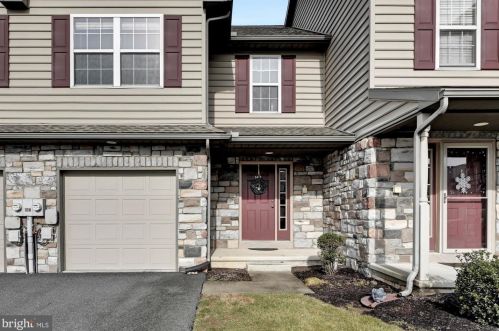 142 Mount Olive Ln, Ephrata, PA 17522-9175