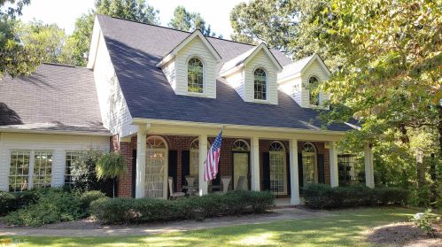 102 Canterbury Dr, Lagrange, GA 30241-9624