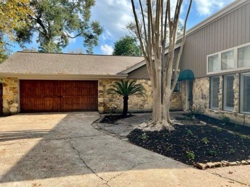 703 Gettysburg Ct, Conroe TX  77302-3725 exterior